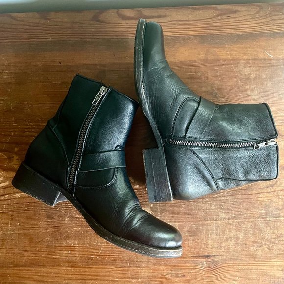FRYE Vicky Leather Booties Black 9 - Picture 1 of 9